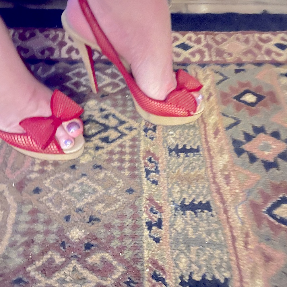 Christian Louboutin Fishnet Slingback 38.5